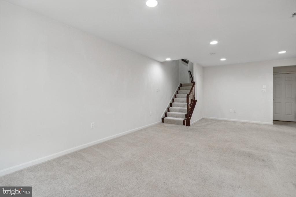 42219 DEAN CHAPEL SQUARE