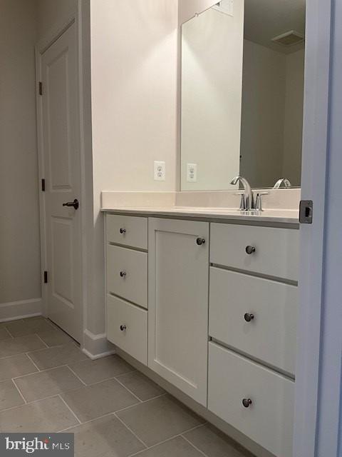 43200 Greeley Sq