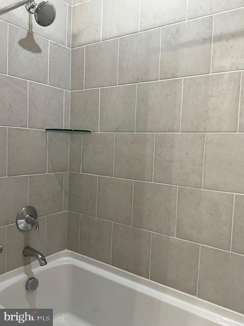 43200 Greeley Sq