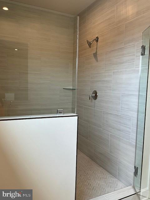 43200 Greeley Sq