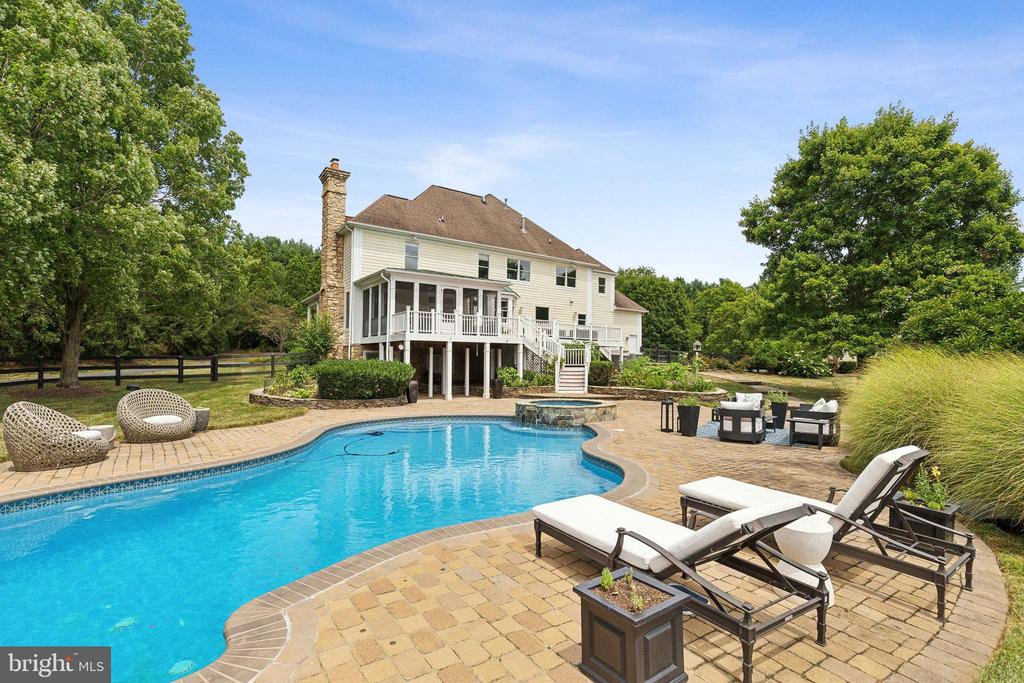 16820 TWIN MAPLE LANE