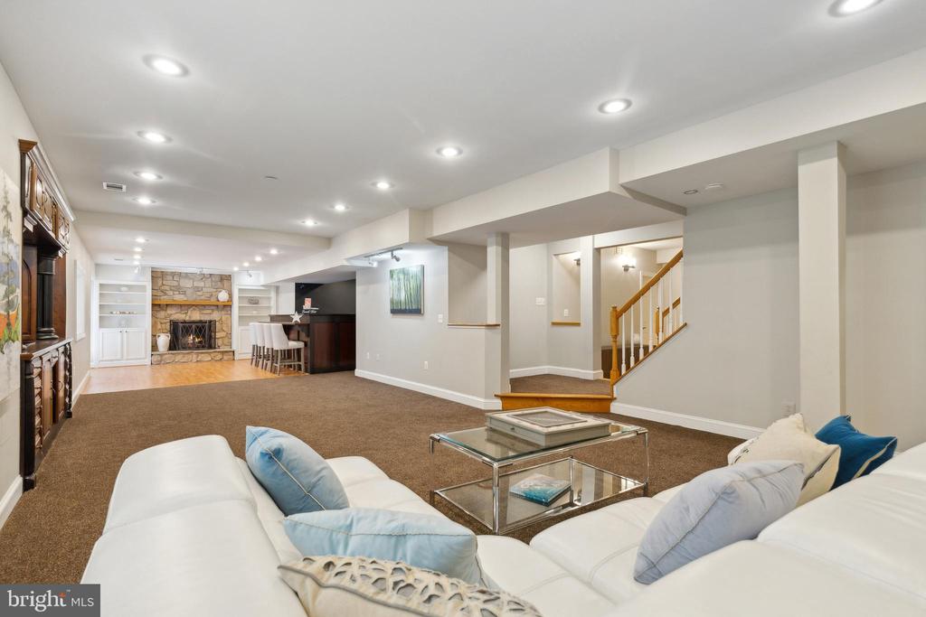 16820 TWIN MAPLE LANE