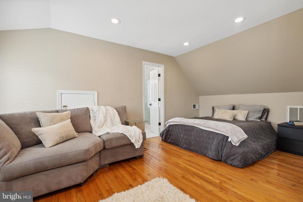 16820 TWIN MAPLE LANE
