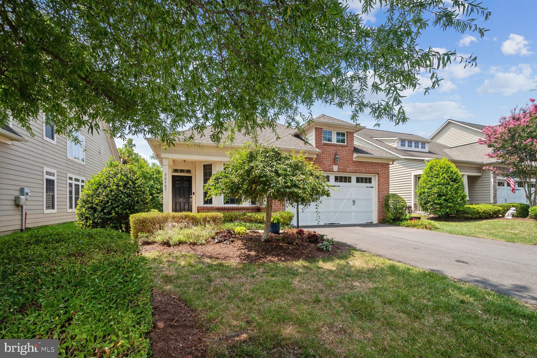 20587 Crescent Pointe Pl