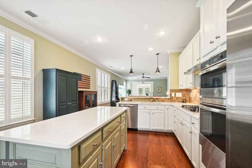 20587 Crescent Pointe Pl