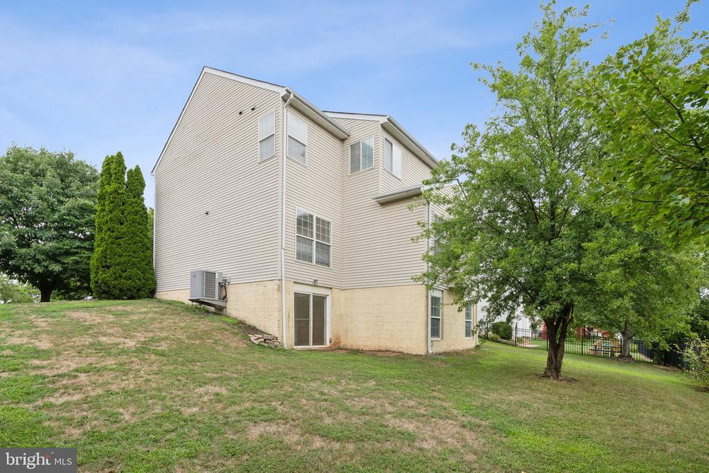 43837 Laurel Ridge Dr