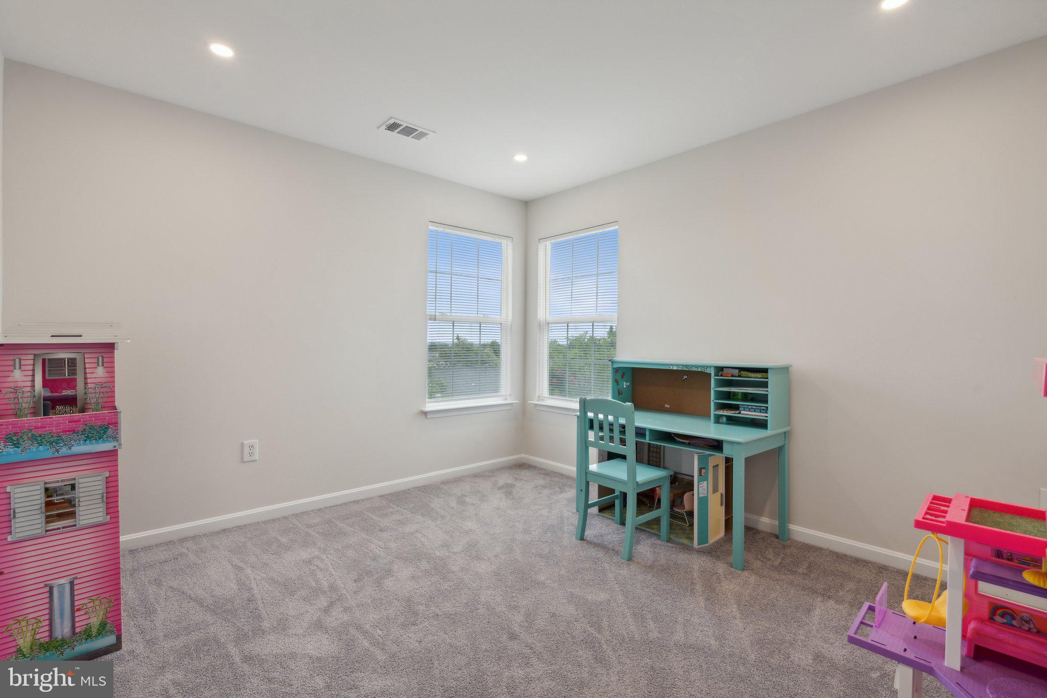 43837 Laurel Ridge Dr