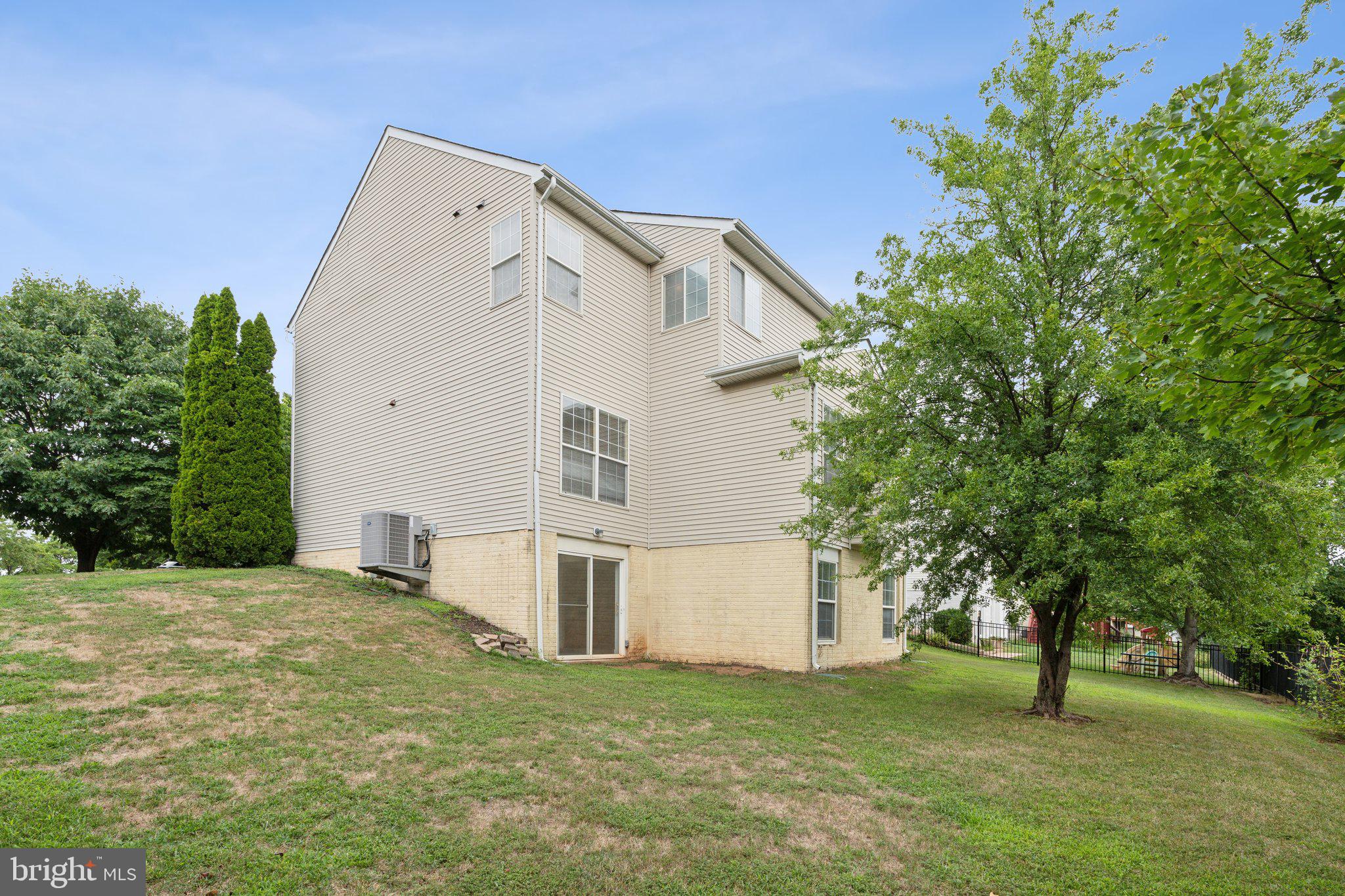 43837 Laurel Ridge Dr