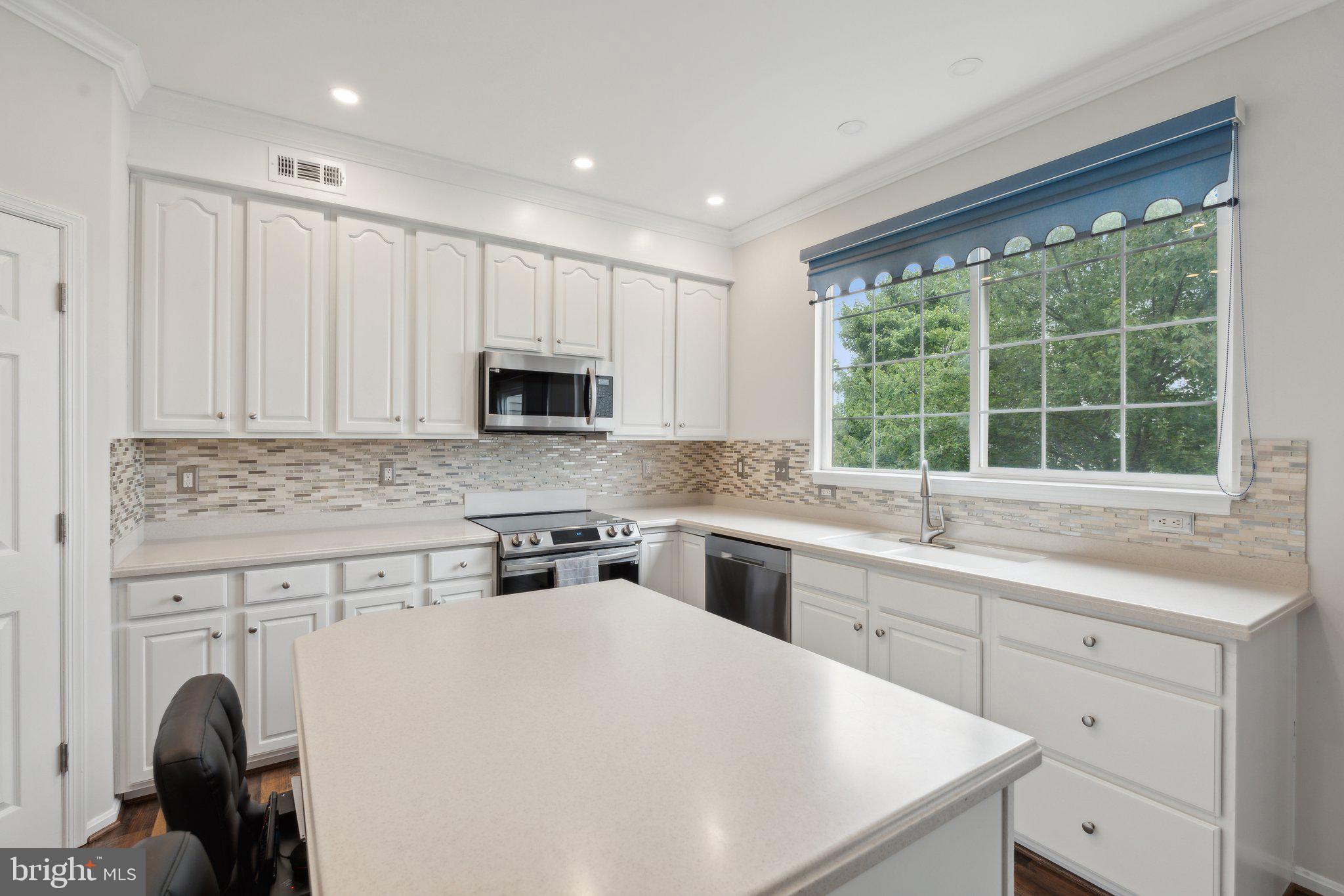 43837 Laurel Ridge Dr