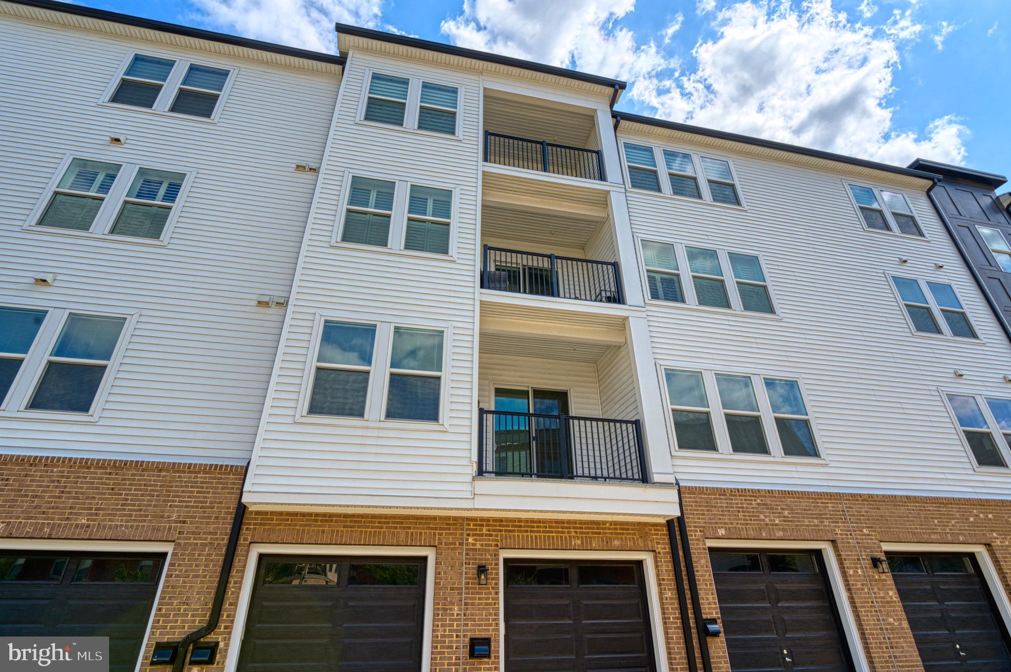23639 Golden Embers Sq #202