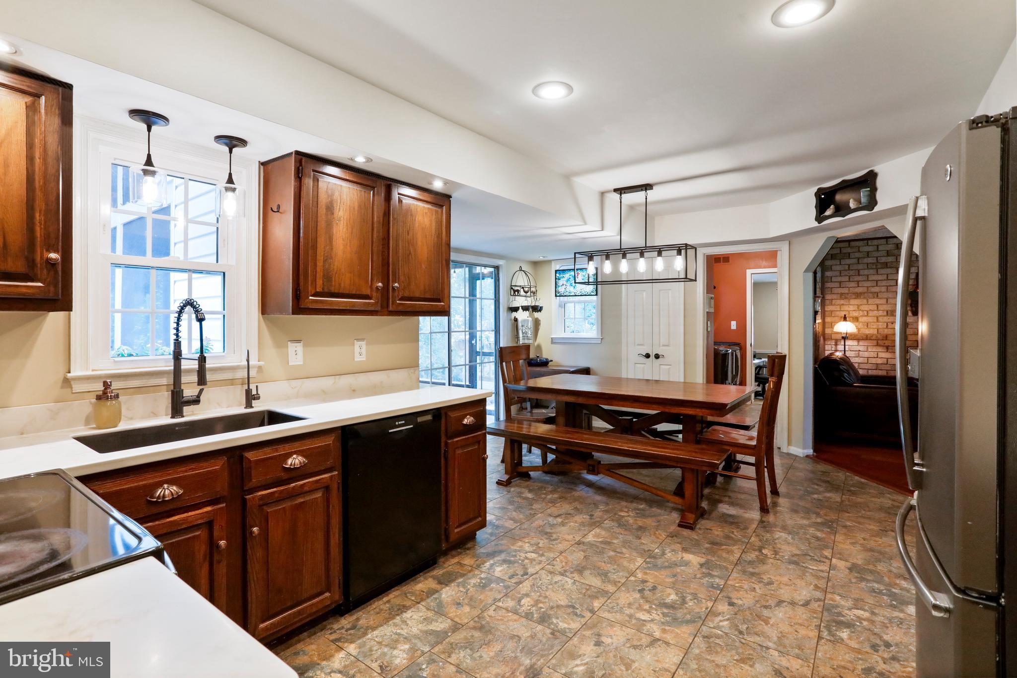 34 Pomegranate Ct