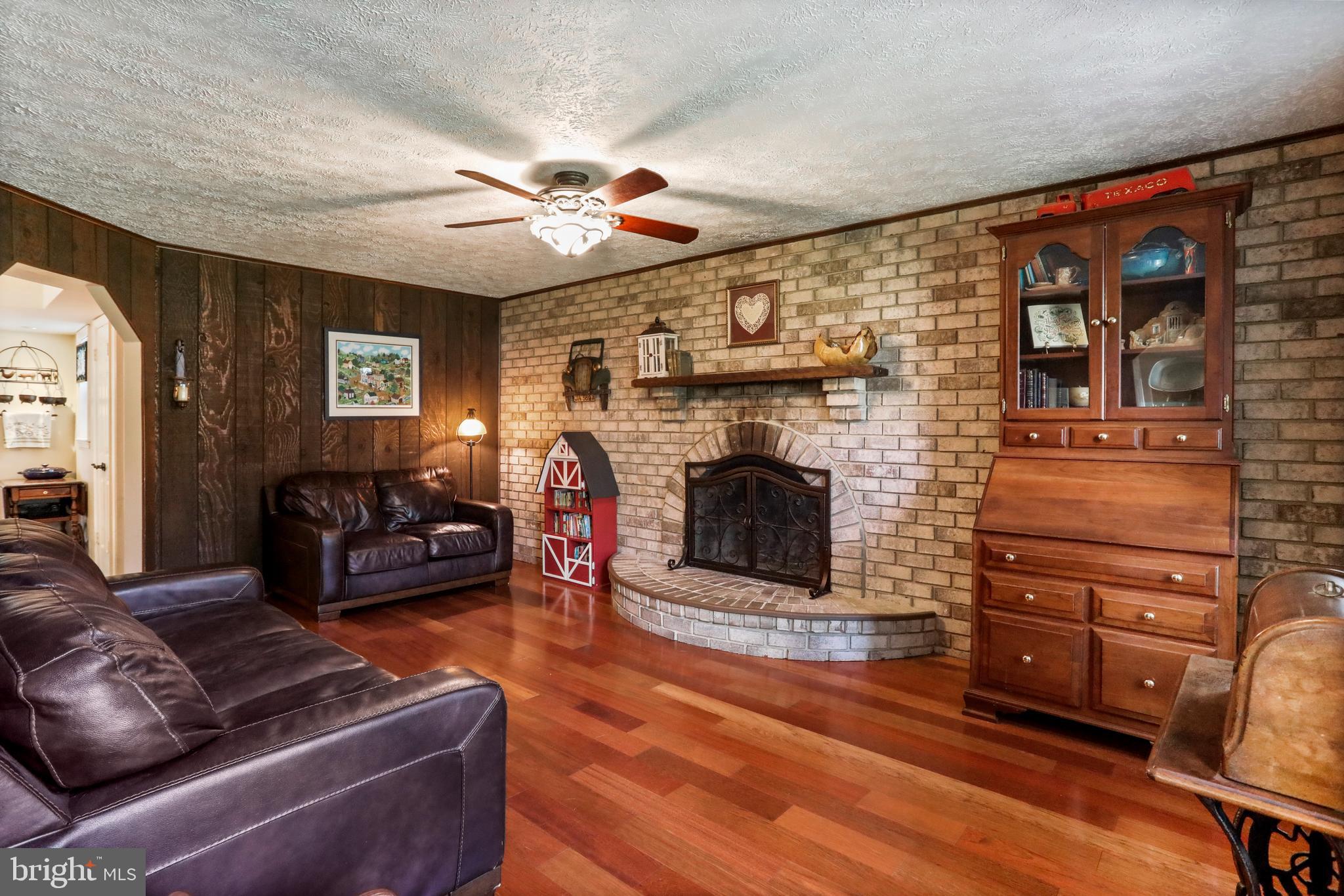34 Pomegranate Ct