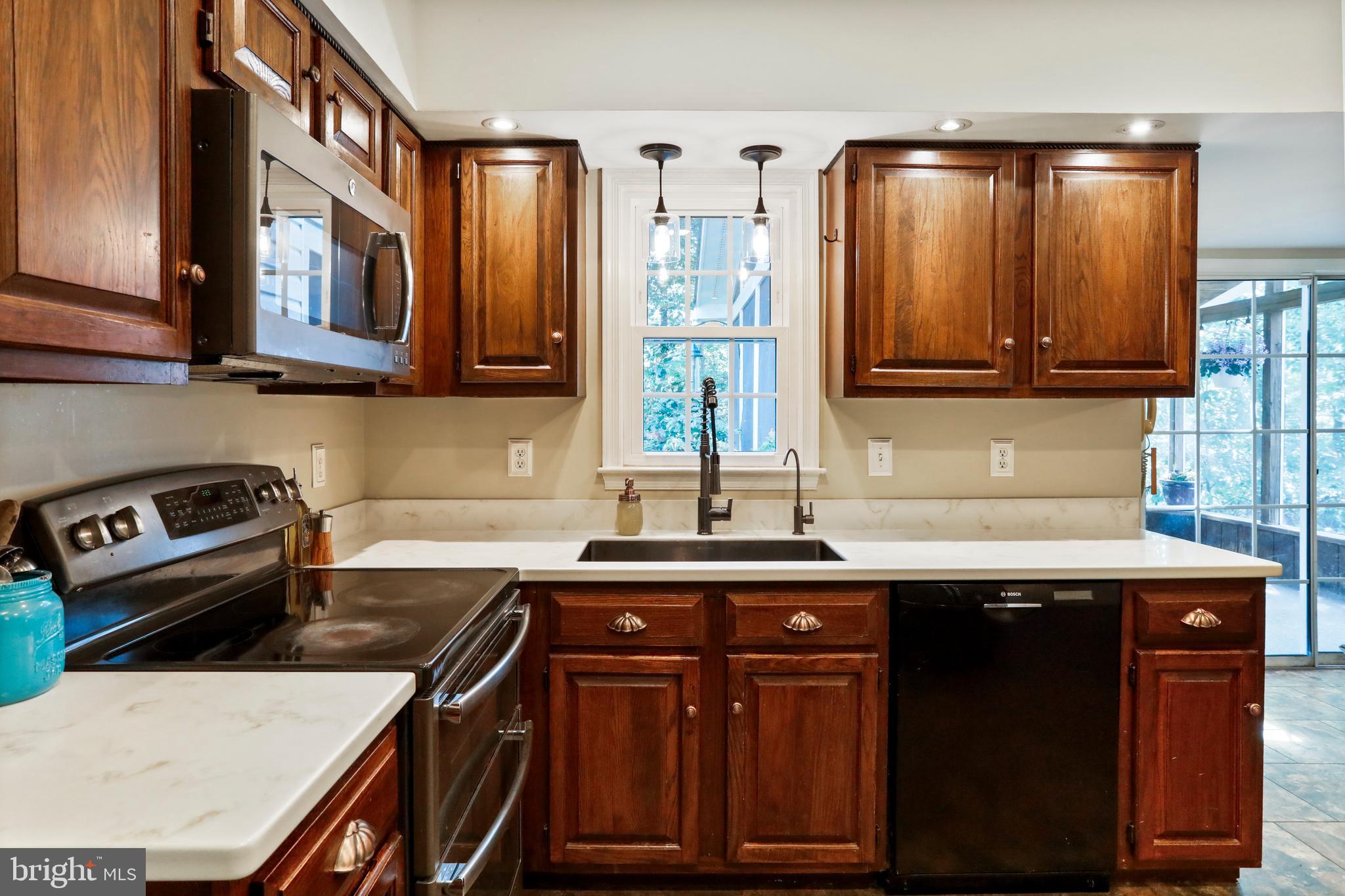 34 Pomegranate Ct