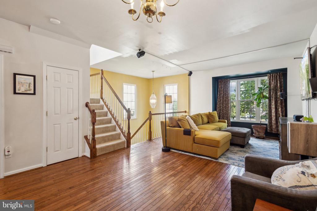 21720 Kings Crossing Ter