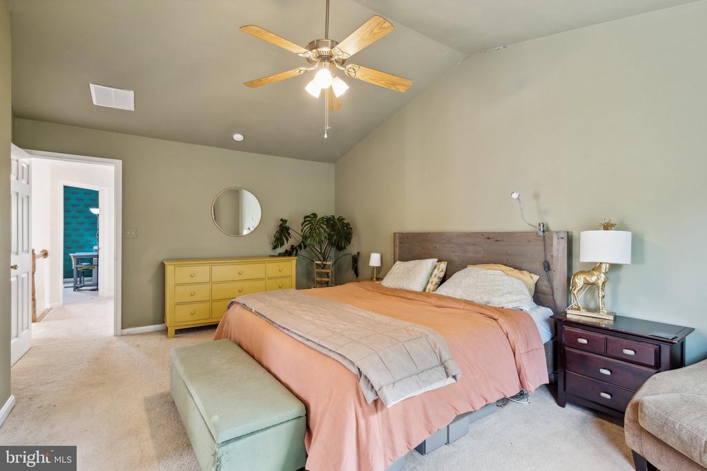 21720 Kings Crossing Ter