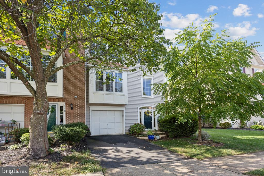 21720 Kings Crossing Ter
