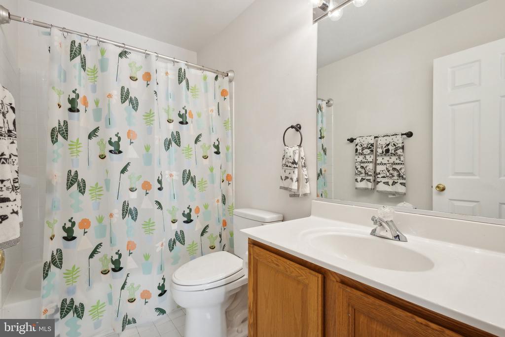 21720 Kings Crossing Ter