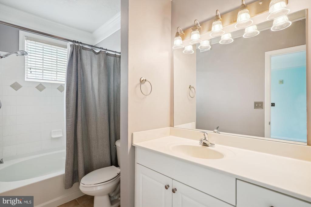508 SUNSET VIEW TER SE #406