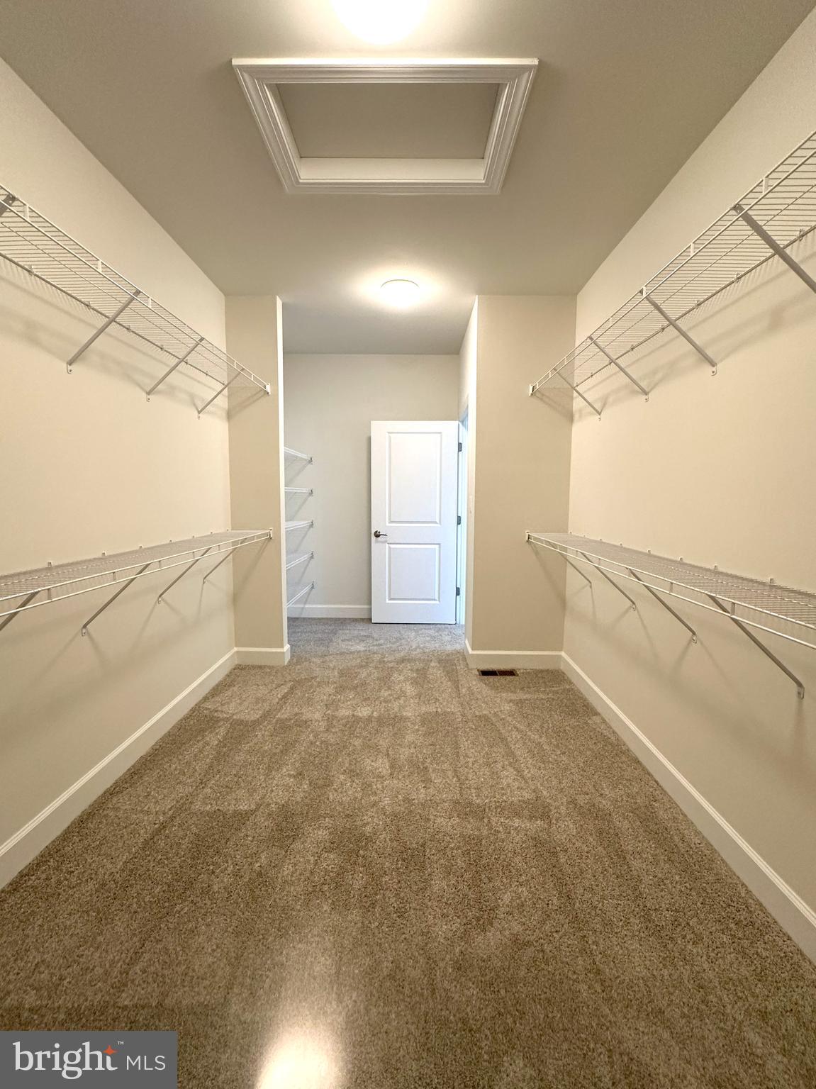 43212 Greeley Sq