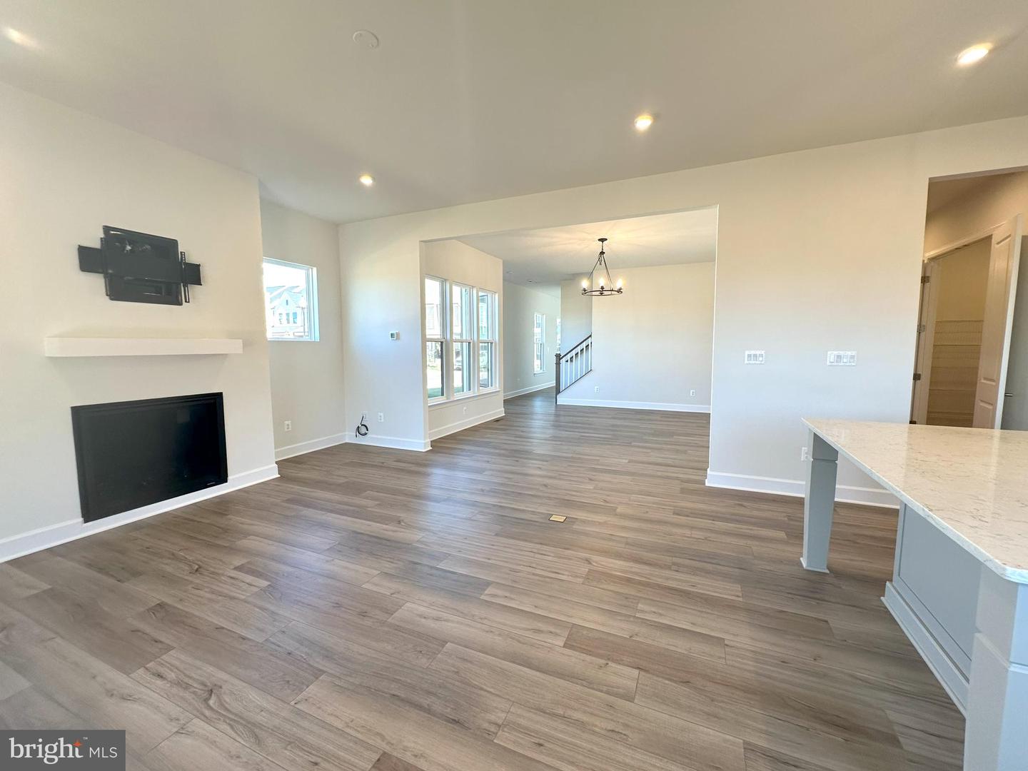 43212 Greeley Sq