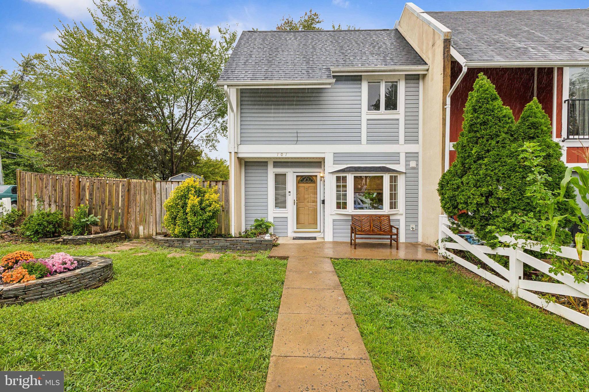 101 Meadows Ln NE