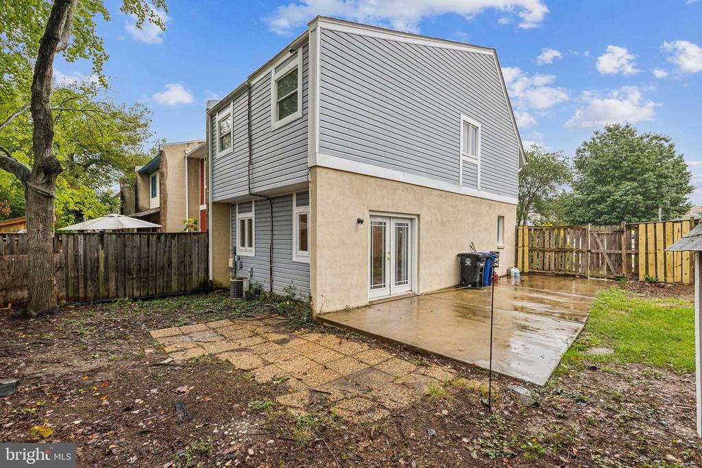 101 Meadows Ln NE