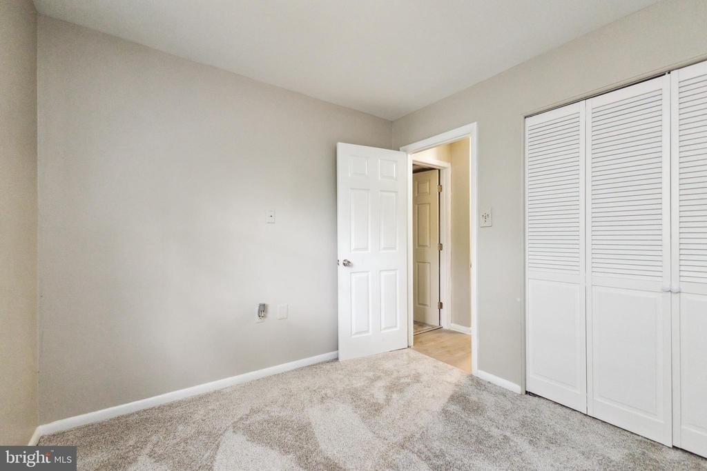 101 Meadows Ln NE