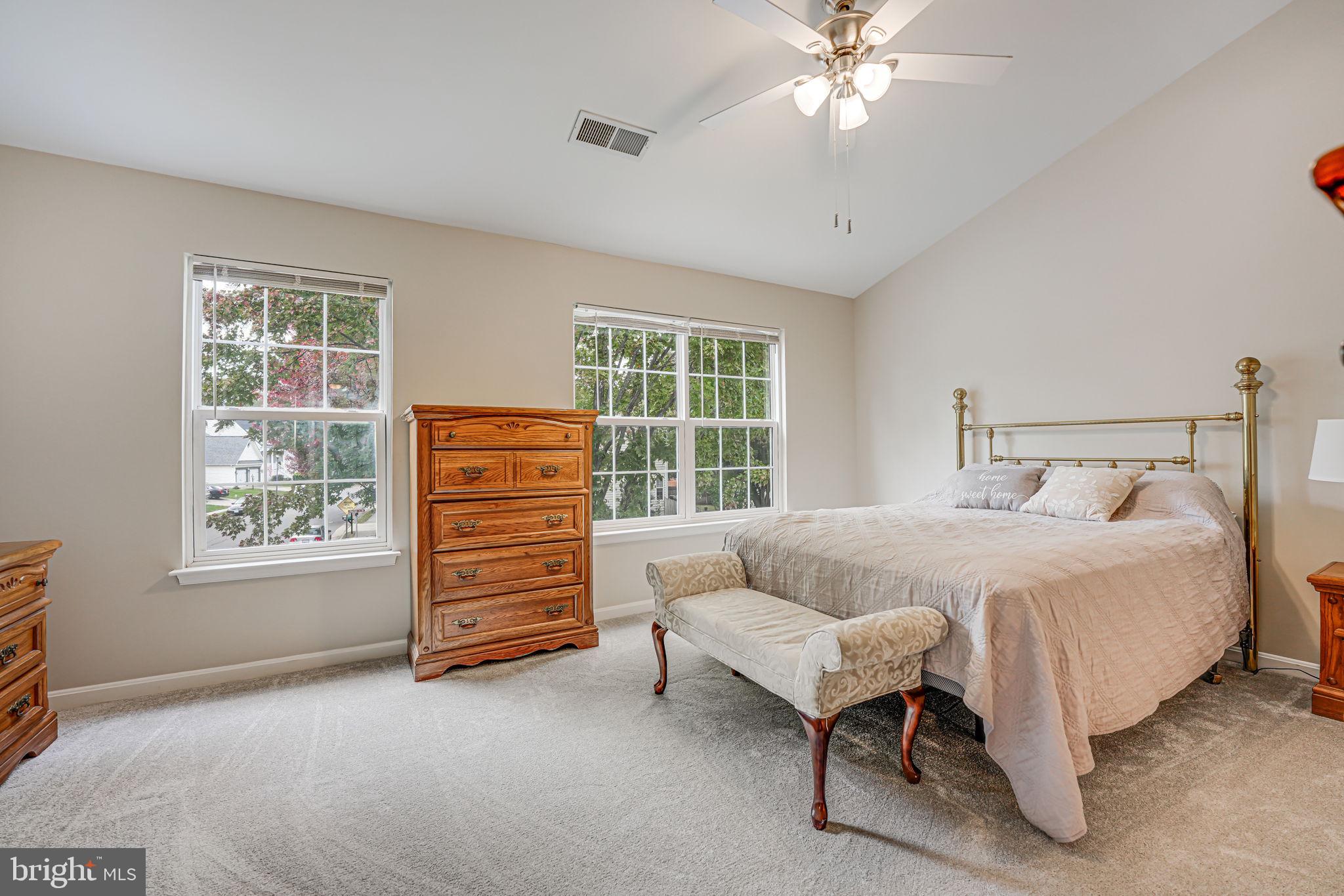 212 Mayfair Dr NE