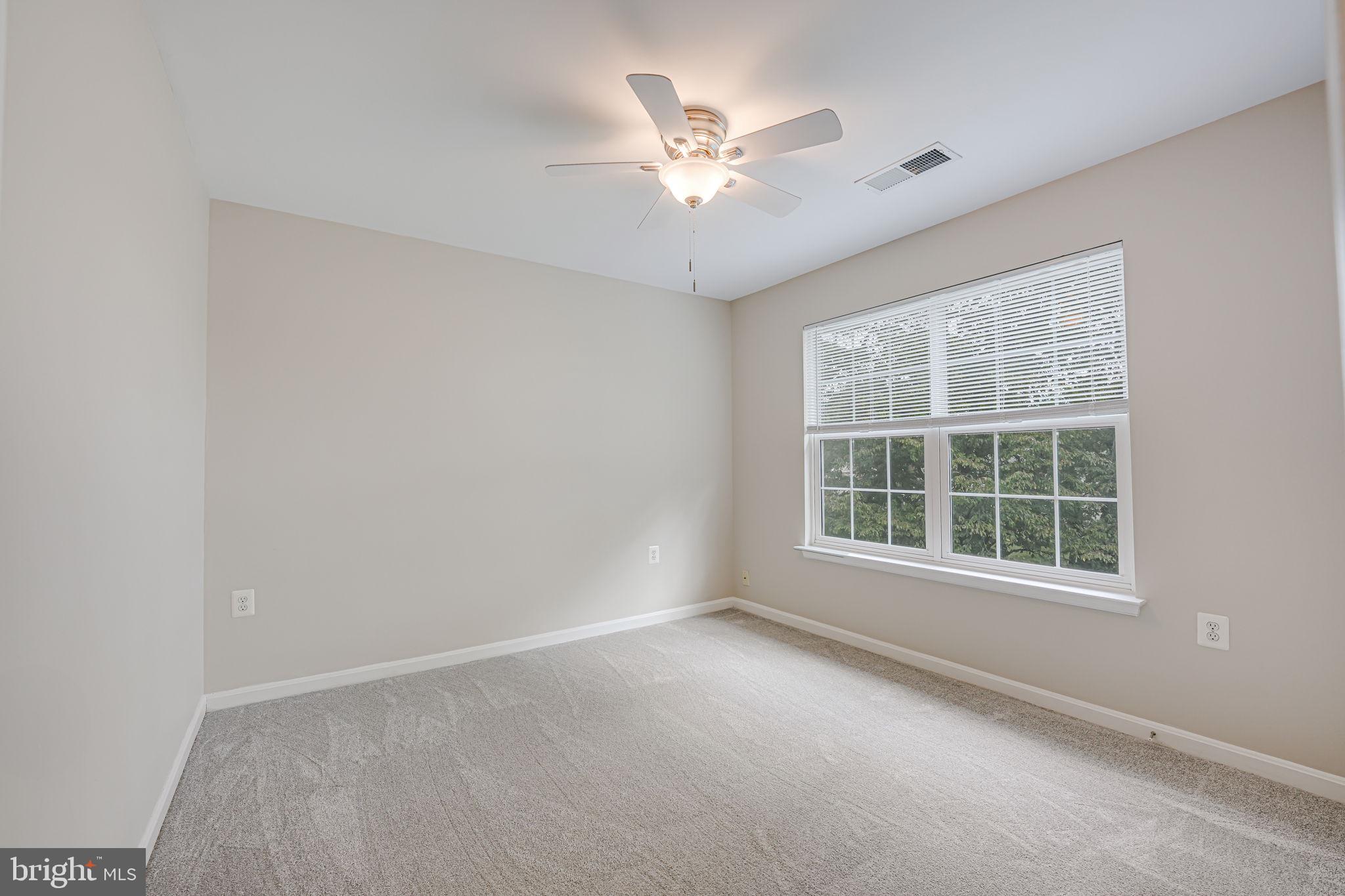 212 Mayfair Dr NE