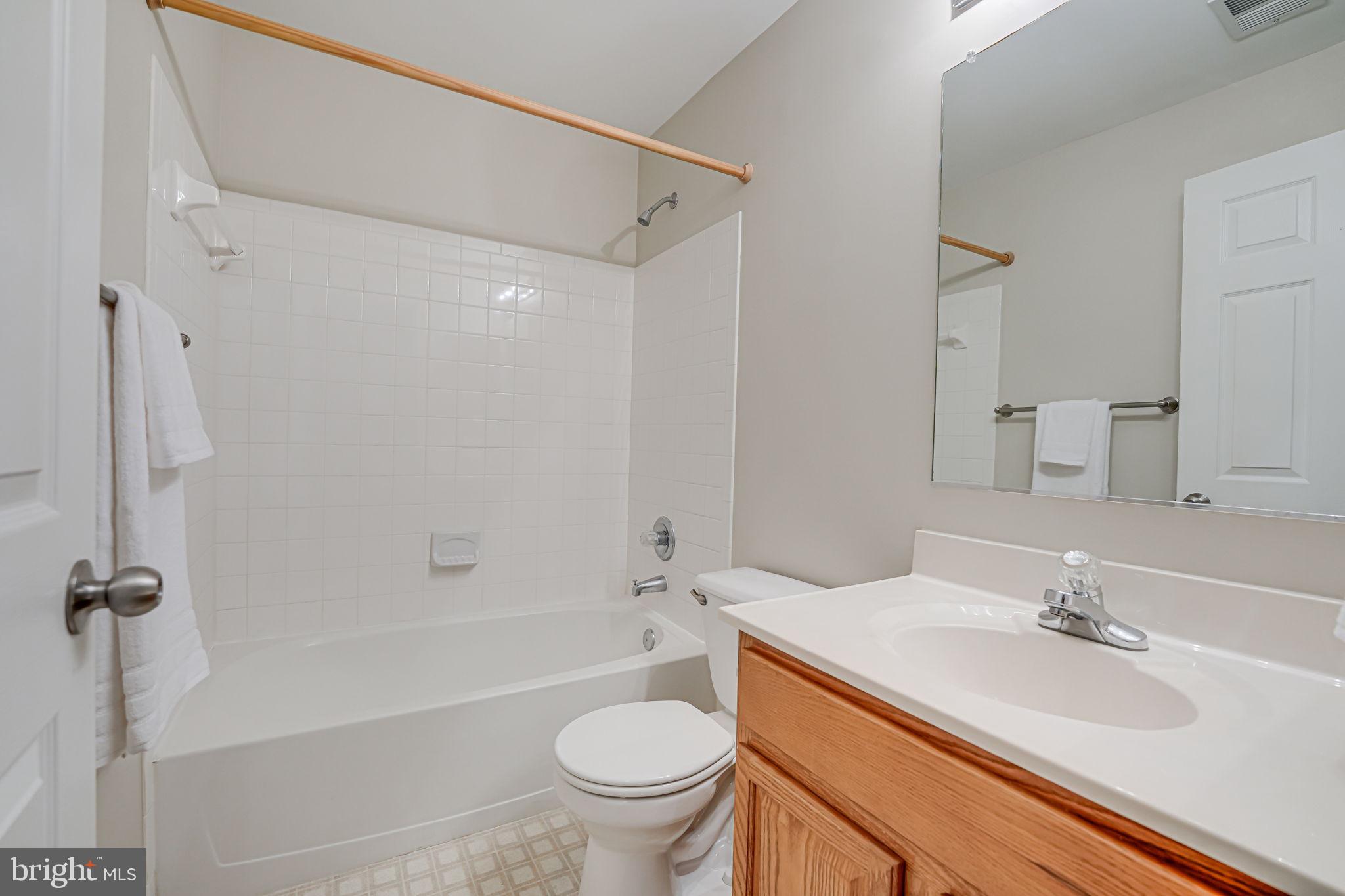 212 Mayfair Dr NE