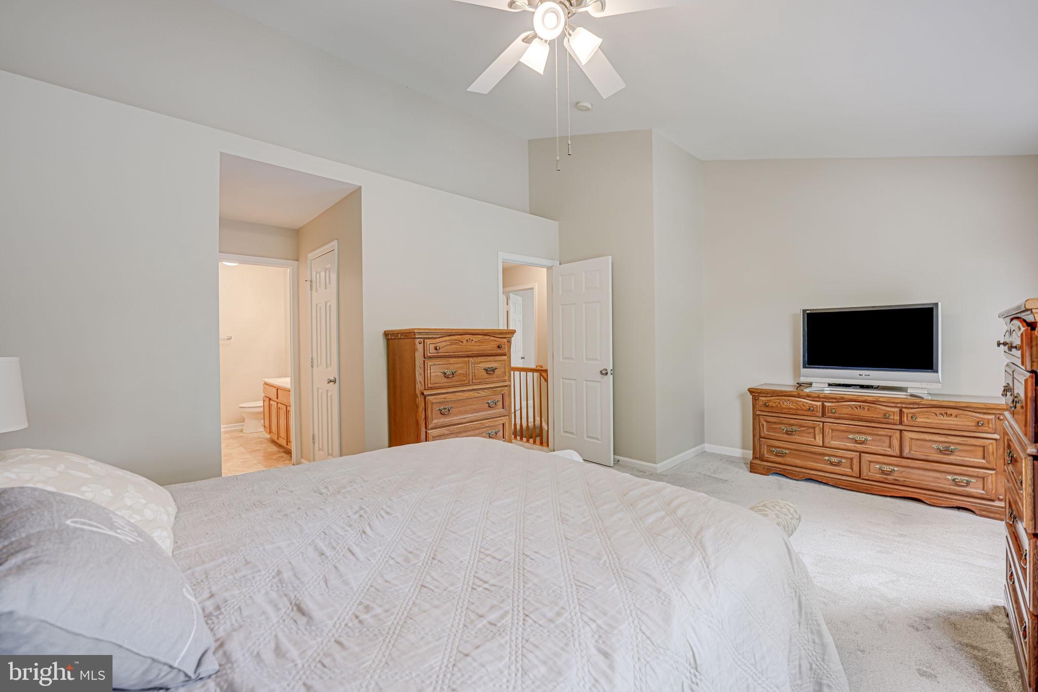 212 Mayfair Dr NE