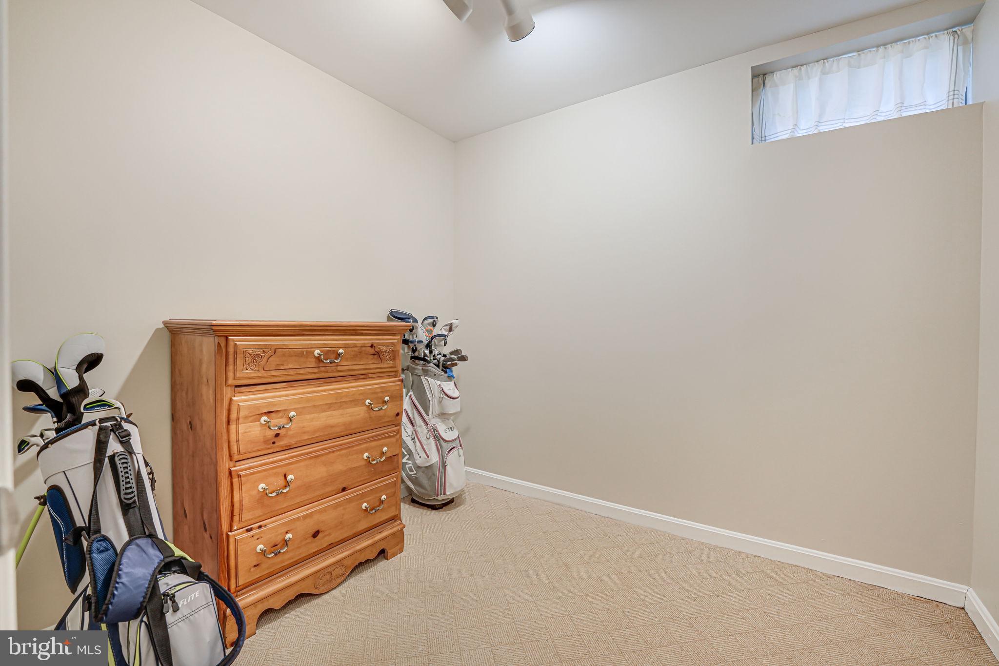 212 Mayfair Dr NE