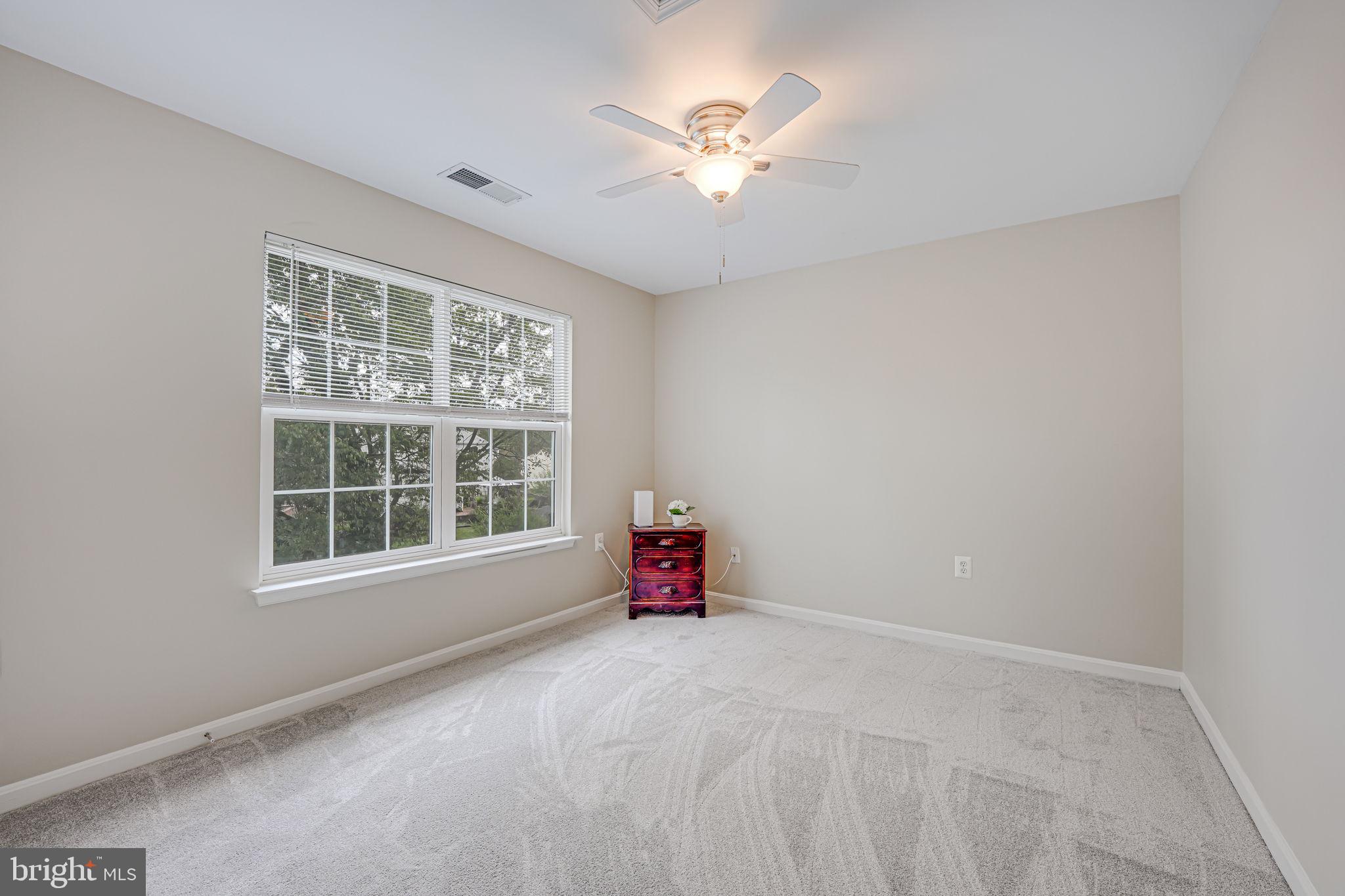 212 Mayfair Dr NE