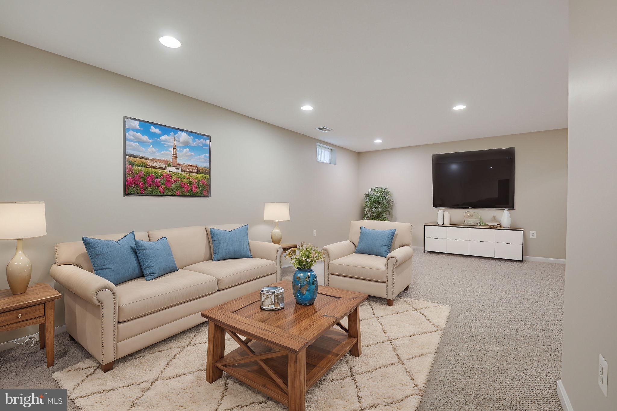 212 Mayfair Dr NE