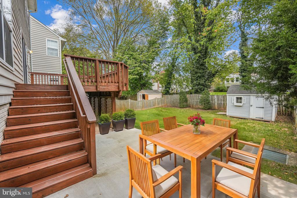 212 Mayfair Dr NE