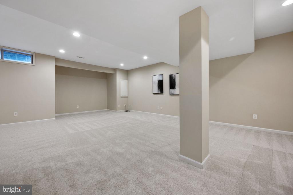 43214 Baltusrol Ter
