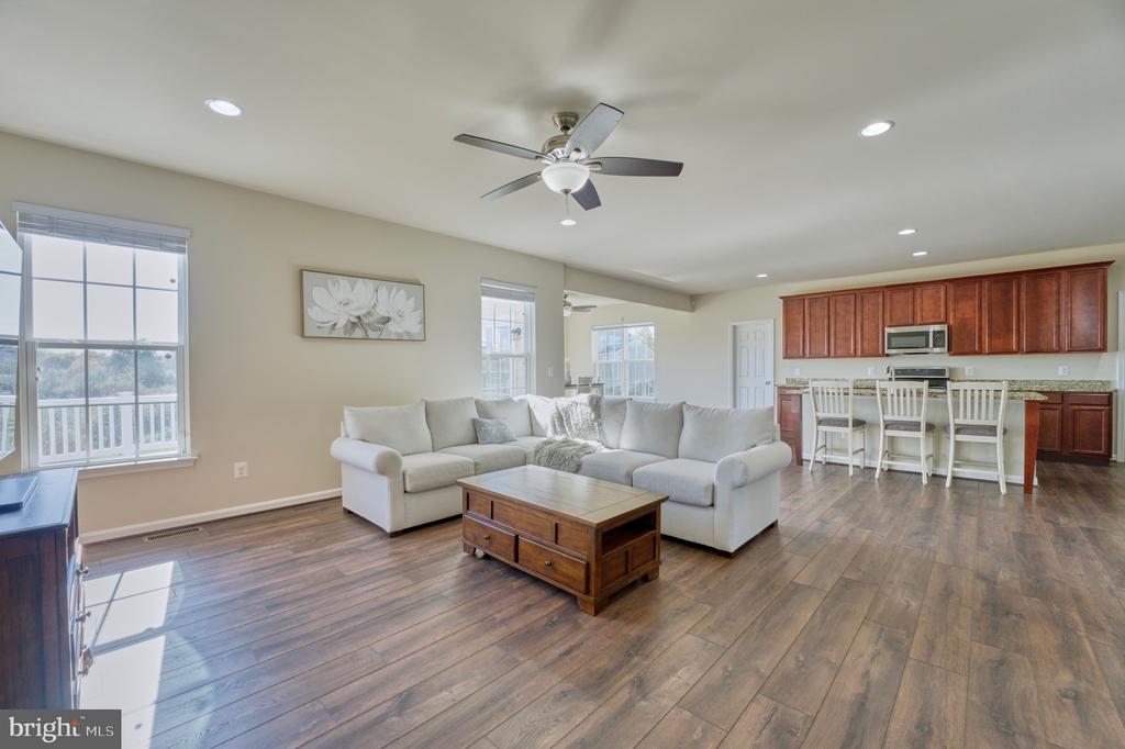 35825 Peninsula Ct