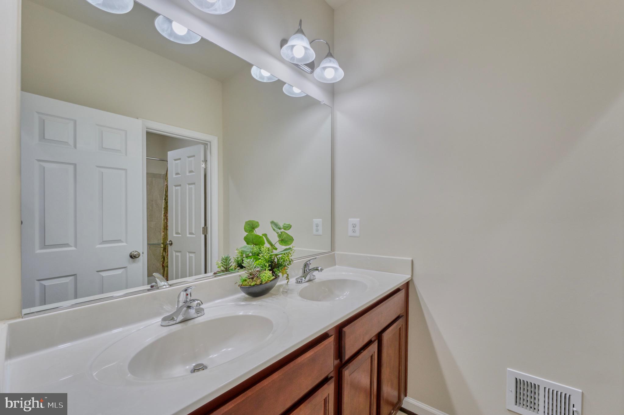 35825 Peninsula Ct
