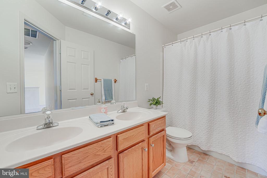 20935 Gardengate Cir