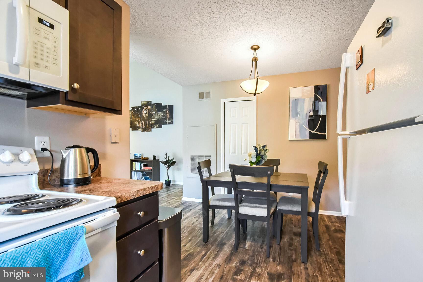 1107 NE HUNTMASTER TER NE #301