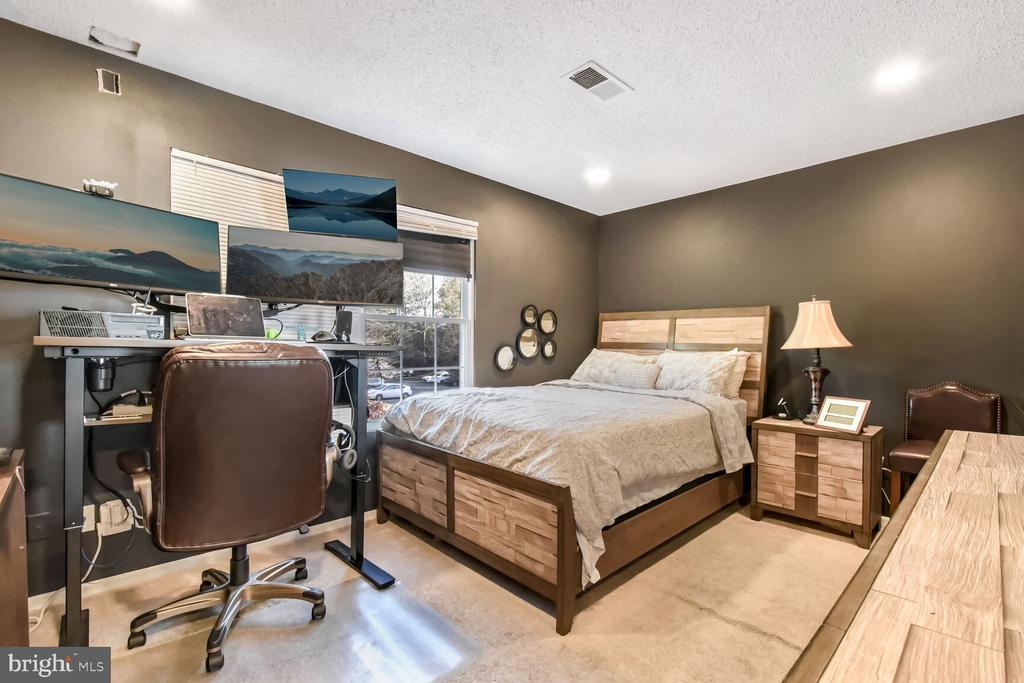 1107 NE HUNTMASTER TER NE #301
