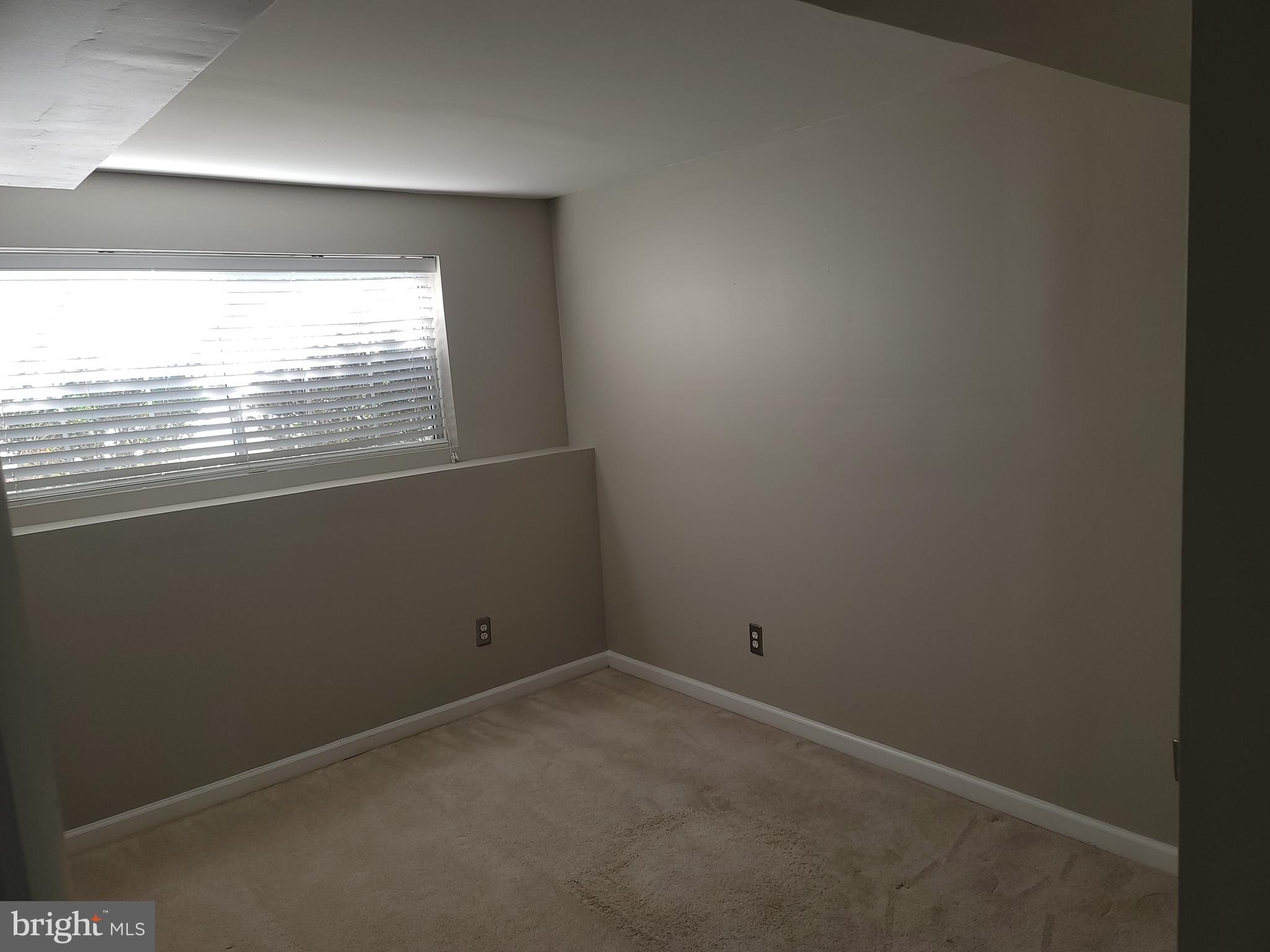 304 STABLE VIEW TER NE