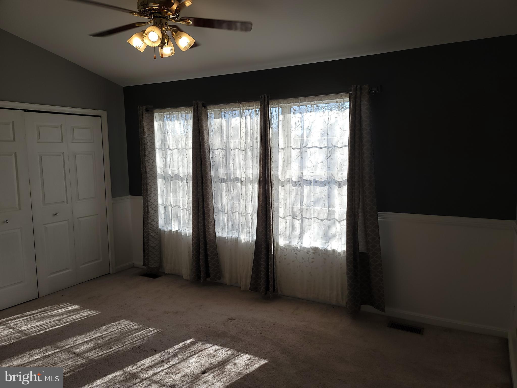 304 STABLE VIEW TER NE