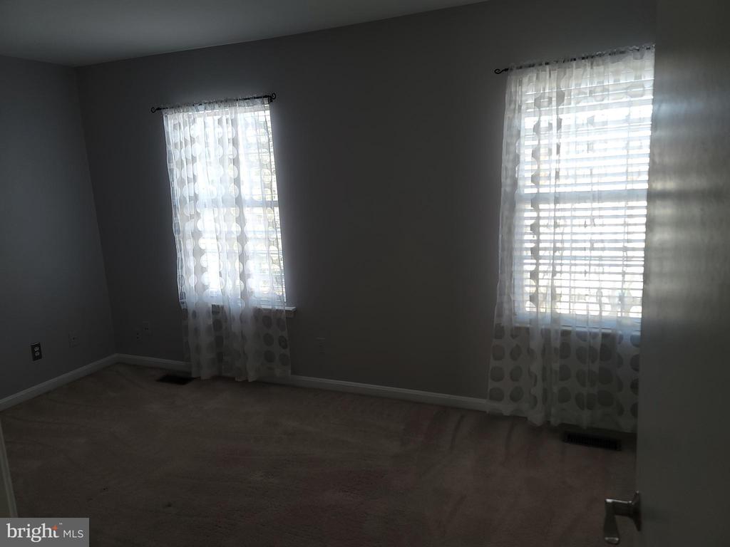 304 STABLE VIEW TER NE