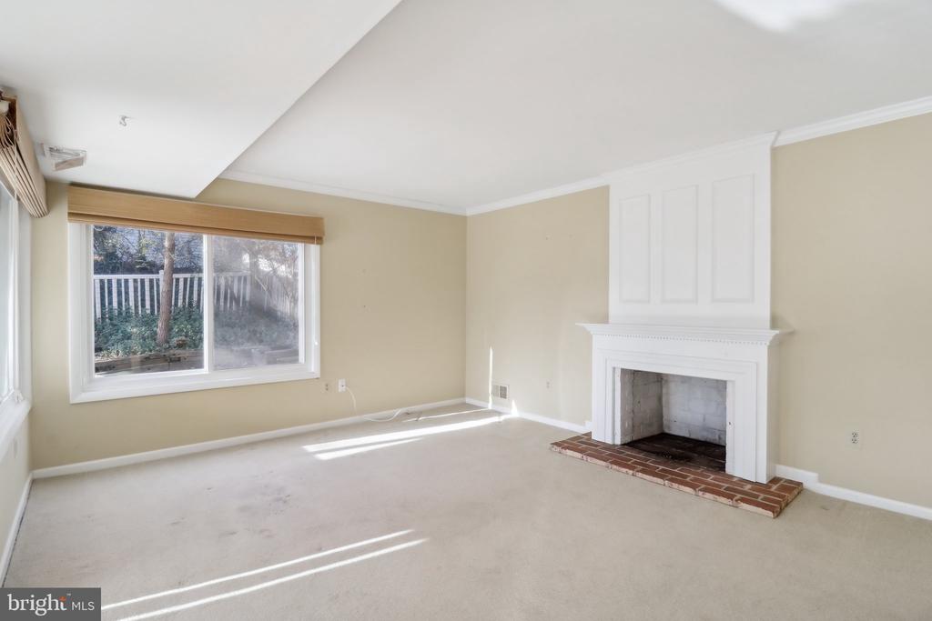 601 Sugarland Run Dr