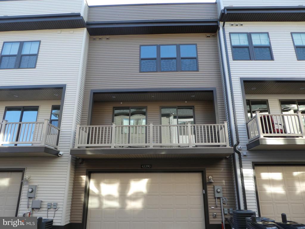 43390 WHITEHEAD TERRACE