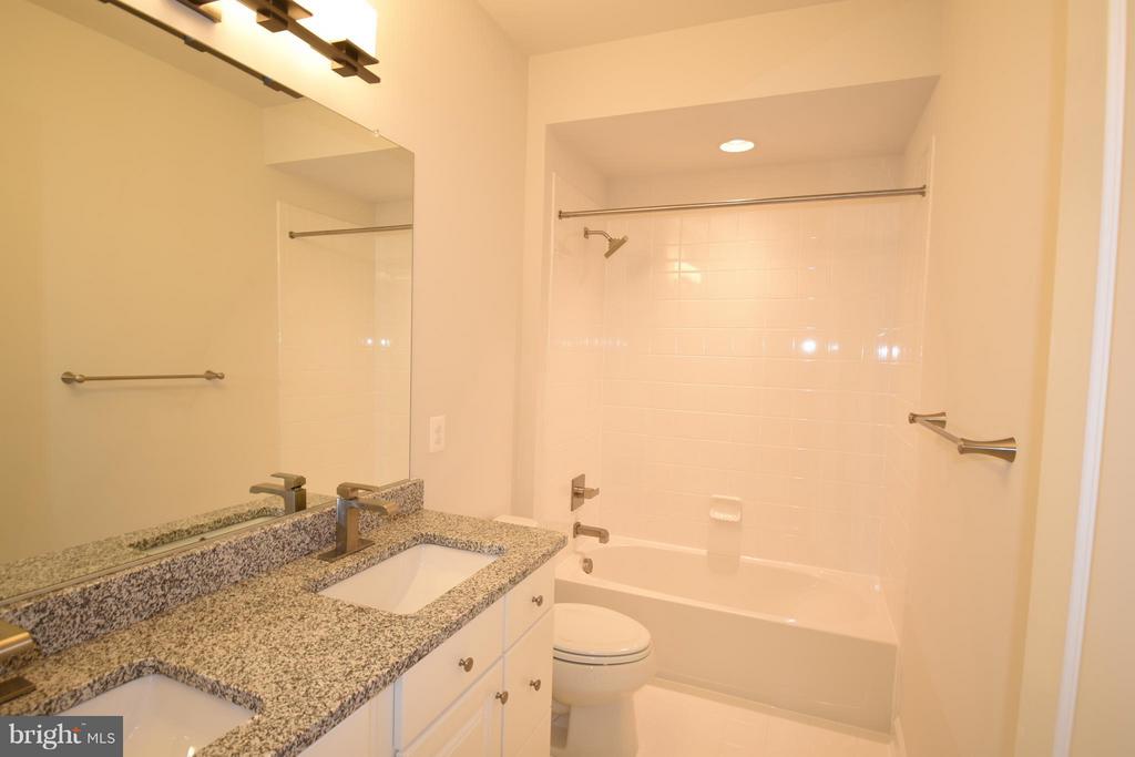43390 WHITEHEAD TERRACE