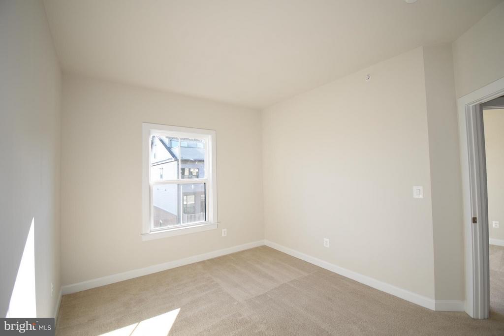 43390 WHITEHEAD TERRACE