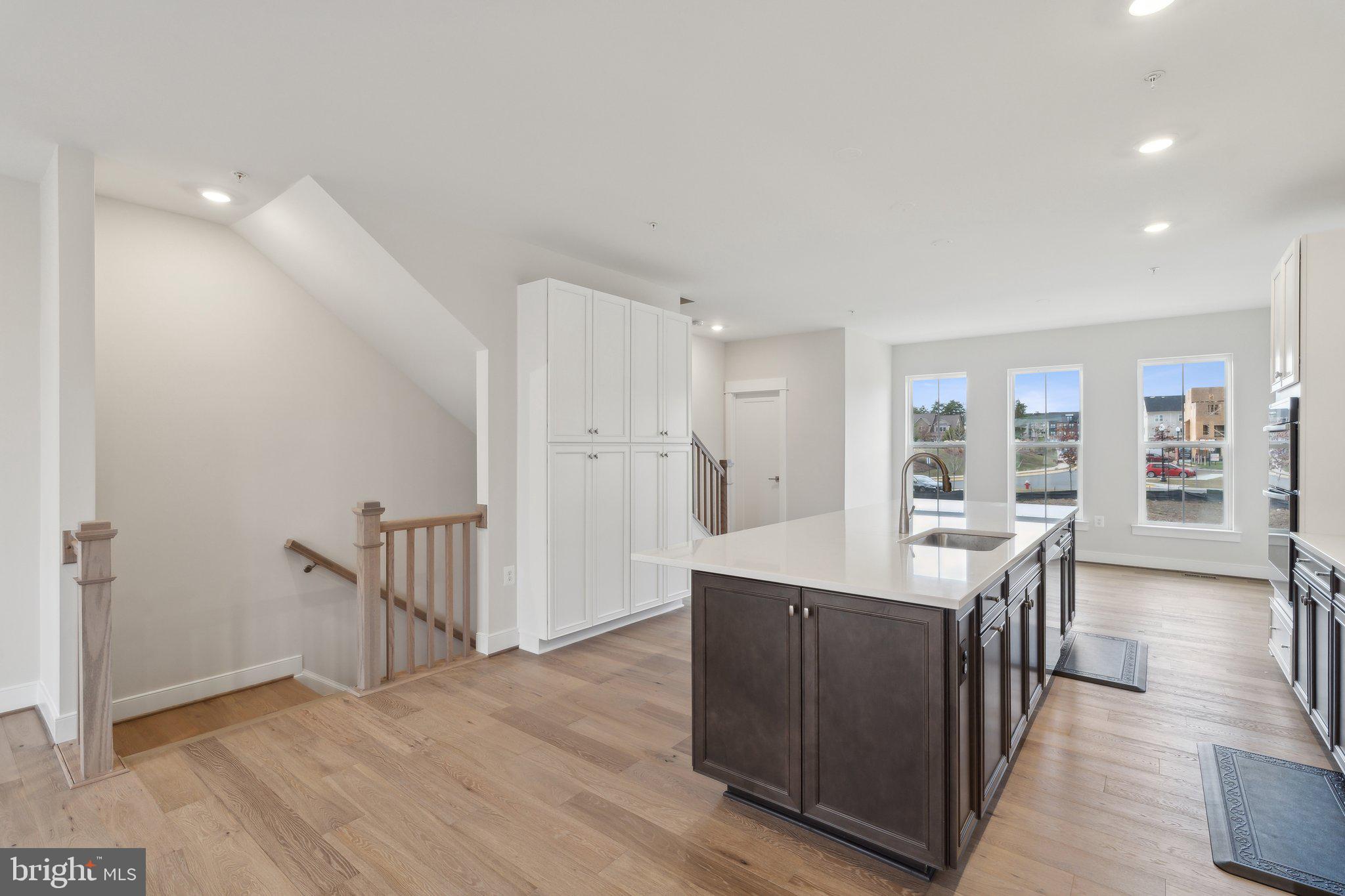 22798 TAWNY PINE