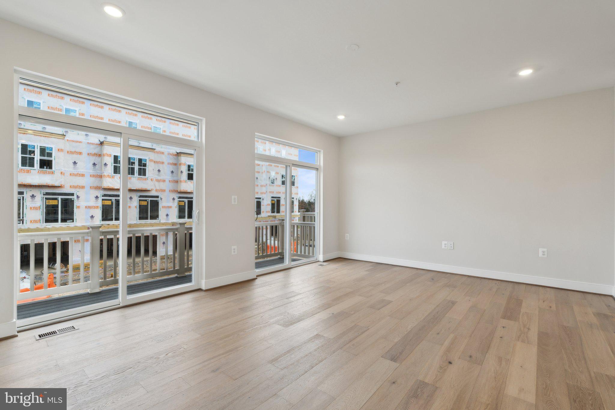 22798 TAWNY PINE